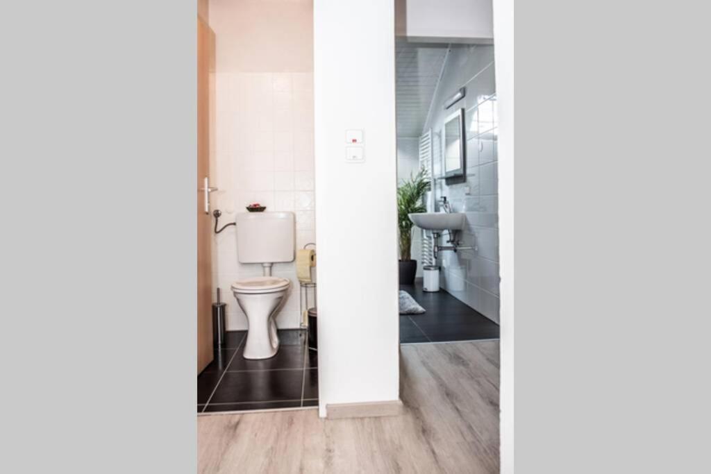 Apartment Pouringraz Fuer Kunst- Und Tennisliebhaber Graz Exterior foto